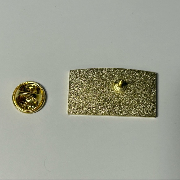 Silent Hill - “Welcome to Silent Hill” Sign Pin 😶🌫️✂️🔺 - Picture 3 of 7